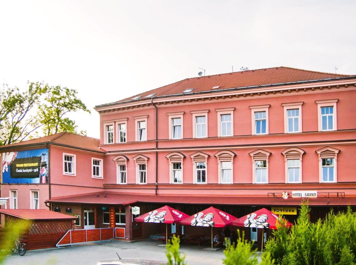 Grand Hotel Jaroměř Esterno foto