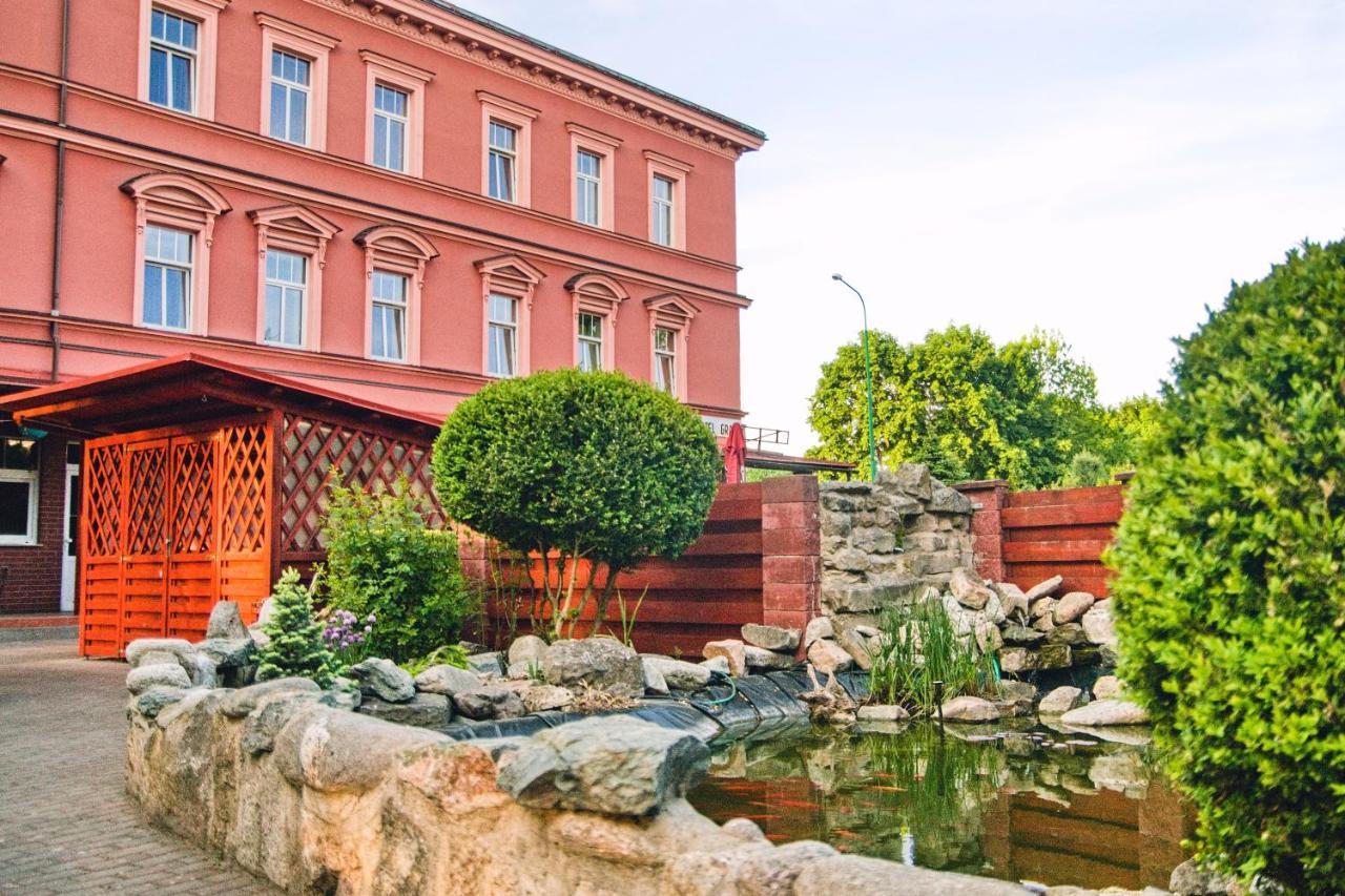 Grand Hotel Jaroměř Esterno foto