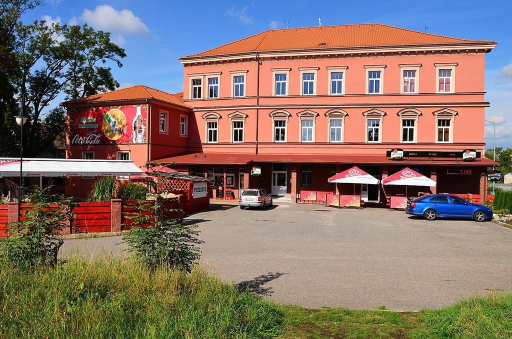 Grand Hotel Jaroměř Esterno foto