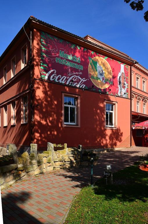 Grand Hotel Jaroměř Esterno foto